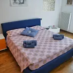 Blueseabike - Bilocale Con Doppio Spazio Esterno Градо